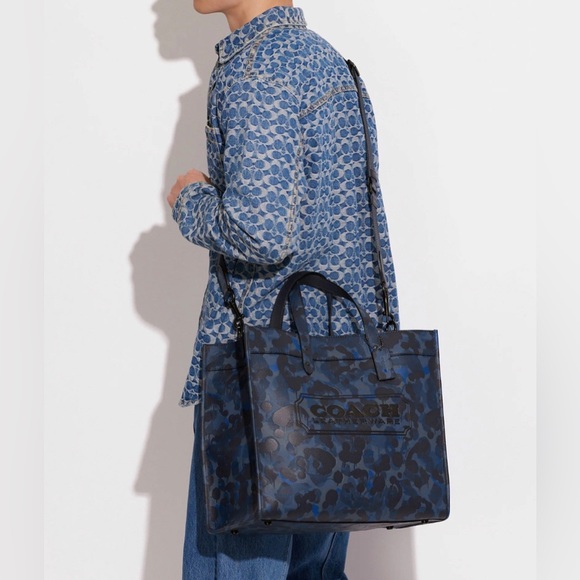 New Coach Field Tote 40 With Camo Print - Picture 4 of 8